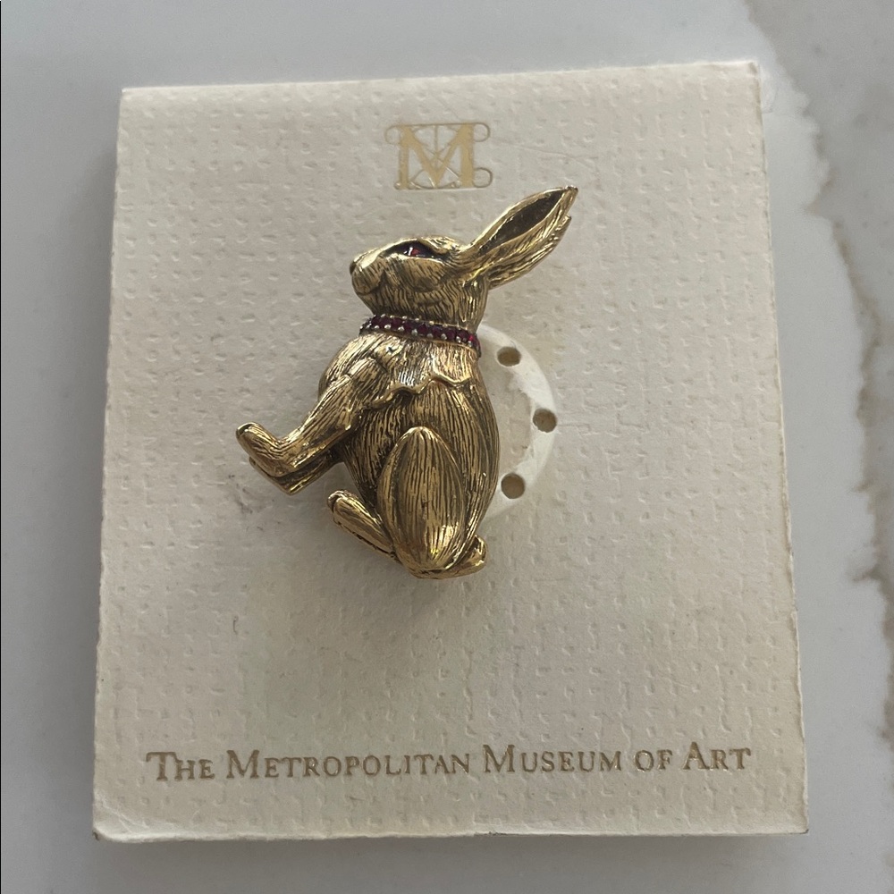 Metropolitan Museum of Art rabbit with jewel collar pin